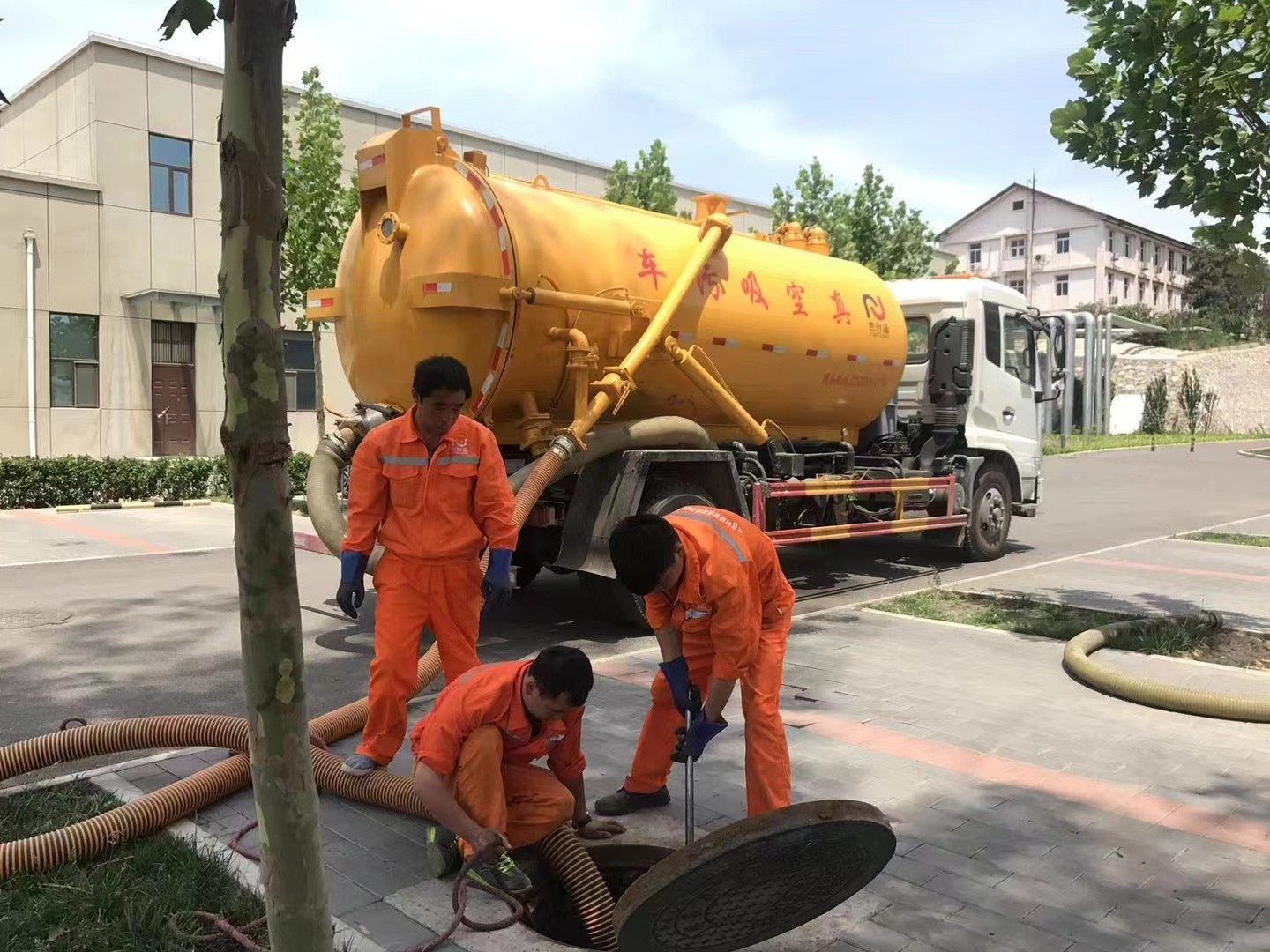 康定化粪池清理与5-8吨吸粪车施工效率分析